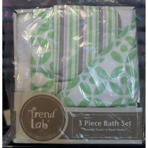NEW Trend Lab 3 Piece Bath Set Hooded Towel & 2 Wash Cloths Set Green White Gray